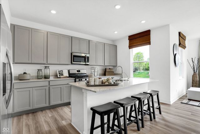 7422 Allesley Drive, Avon, IN 46123