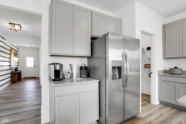 7422 Allesley Drive, Avon, IN 46123