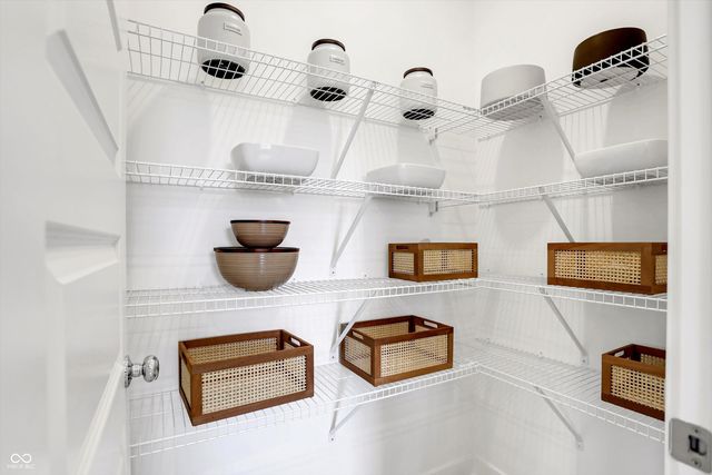 7422 Allesley Drive, Avon, IN 46123