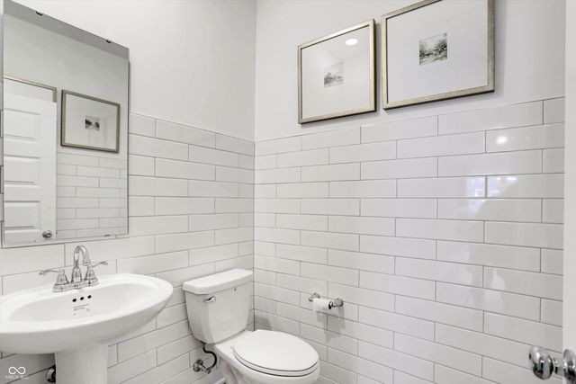 7422 Allesley Drive, Avon, IN 46123