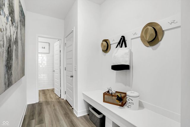 7422 Allesley Drive, Avon, IN 46123