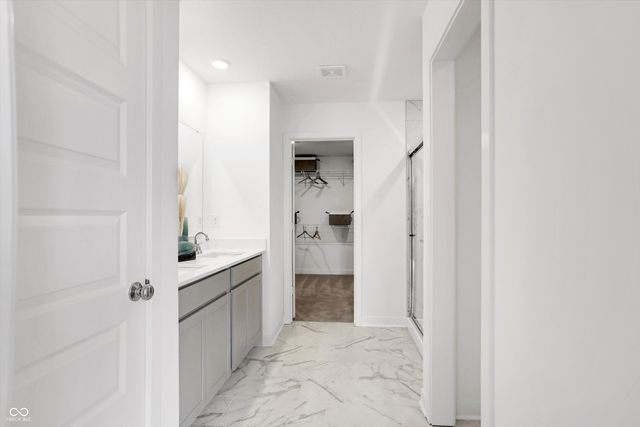 7422 Allesley Drive, Avon, IN 46123