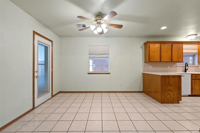 1001 Buckingham Drive, Newcastle, OK 73065