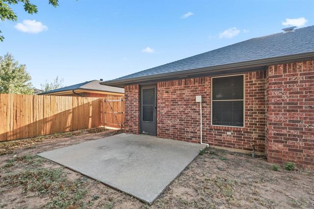 1001 Buckingham Drive, Newcastle, OK 73065