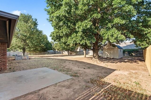 1001 Buckingham Drive, Newcastle, OK 73065
