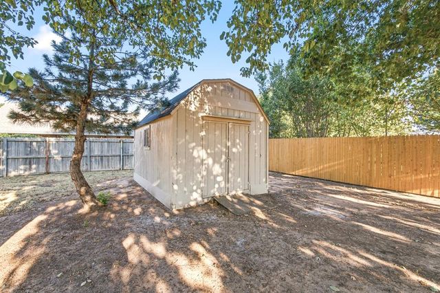1001 Buckingham Drive, Newcastle, OK 73065