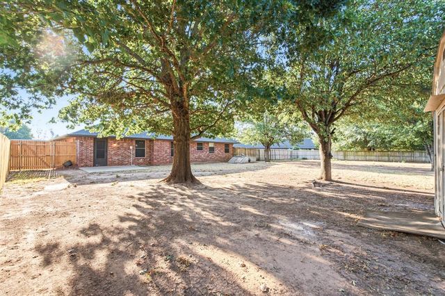 1001 Buckingham Drive, Newcastle, OK 73065