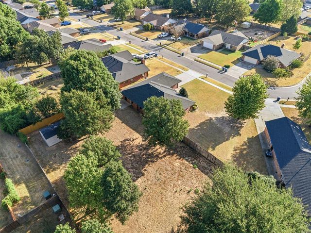 1001 Buckingham Drive, Newcastle, OK 73065