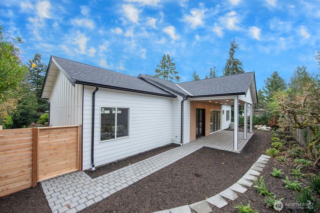 10811 24th Avenue NE, Seattle, WA 98125