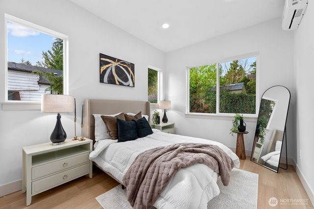 10811 24th Avenue NE, Seattle, WA 98125