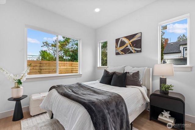 10811 24th Avenue NE, Seattle, WA 98125