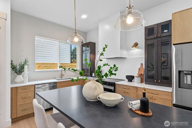 10811 24th Avenue NE, Seattle, WA 98125