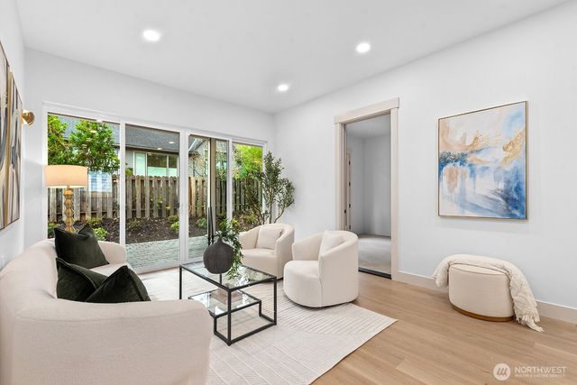 10811 24th Avenue NE, Seattle, WA 98125