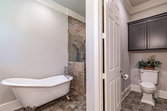 8970 Navigation Circle, Montgomery, TX 77316