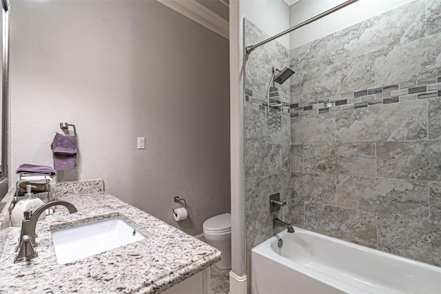 8970 Navigation Circle, Montgomery, TX 77316
