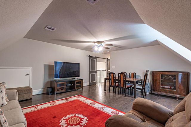 8970 Navigation Circle, Montgomery, TX 77316