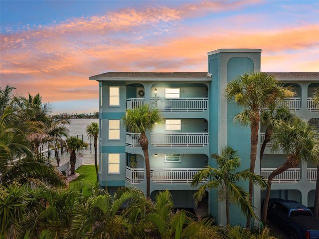 380 8TH AVENUE N 4, Tierra Verde, FL 33715