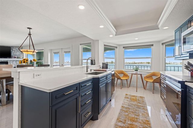 380 8TH AVENUE N 4, Tierra Verde, FL 33715