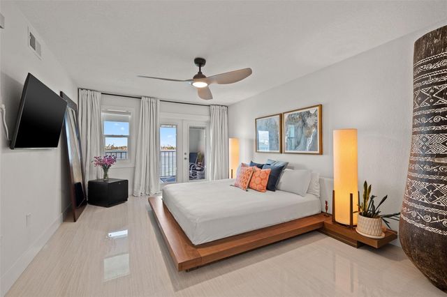 380 8TH AVENUE N 4, Tierra Verde, FL 33715