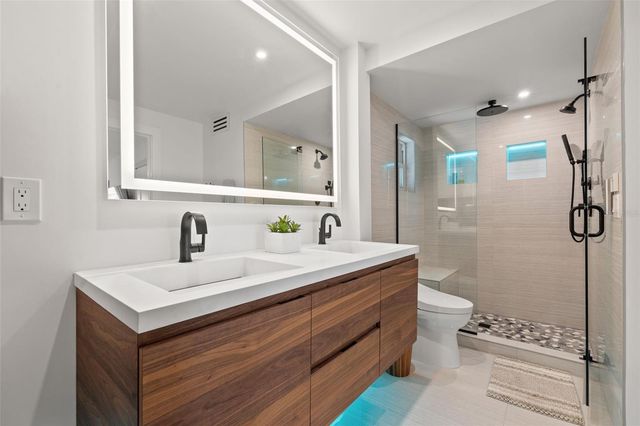 380 8TH AVENUE N 4, Tierra Verde, FL 33715