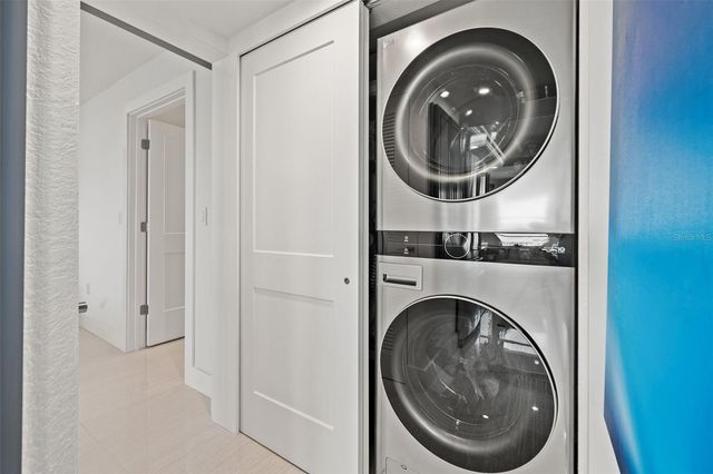 380 8TH AVENUE N 4, Tierra Verde, FL 33715