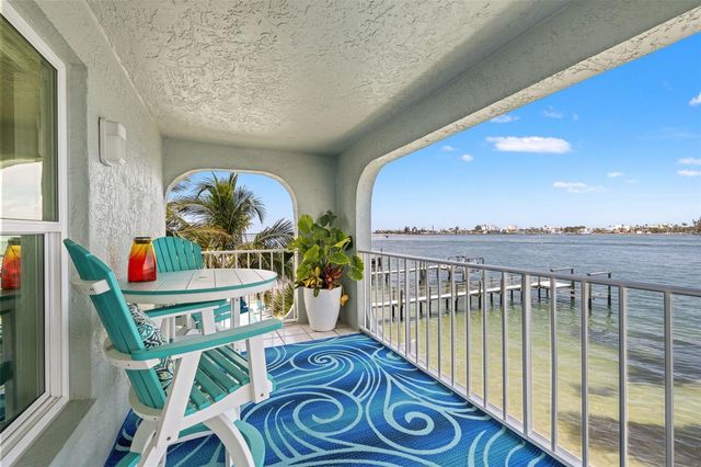 380 8TH AVENUE N 4, Tierra Verde, FL 33715