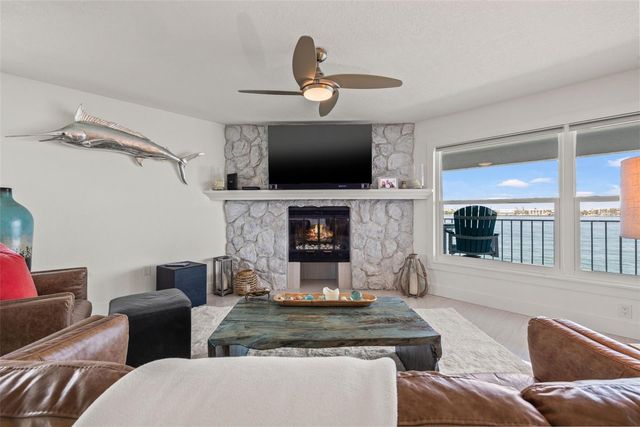 380 8TH AVENUE N 4, Tierra Verde, FL 33715