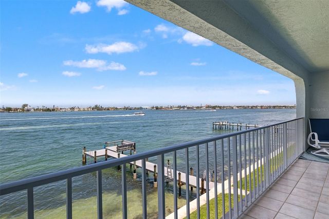 380 8TH AVENUE N 4, Tierra Verde, FL 33715