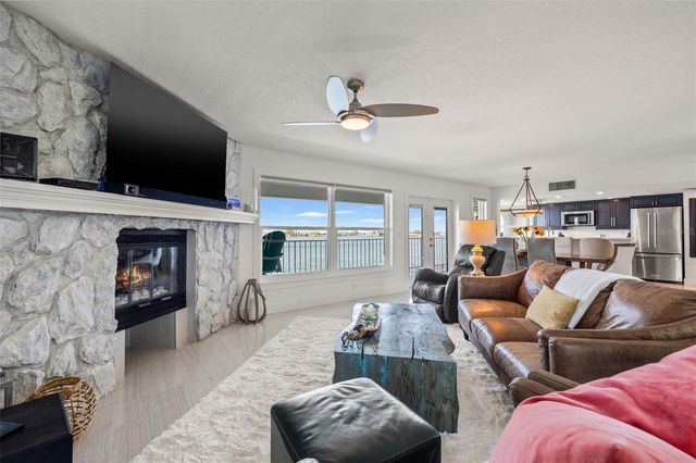 380 8TH AVENUE N 4, Tierra Verde, FL 33715