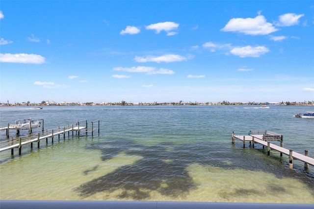 380 8TH AVENUE N 4, Tierra Verde, FL 33715