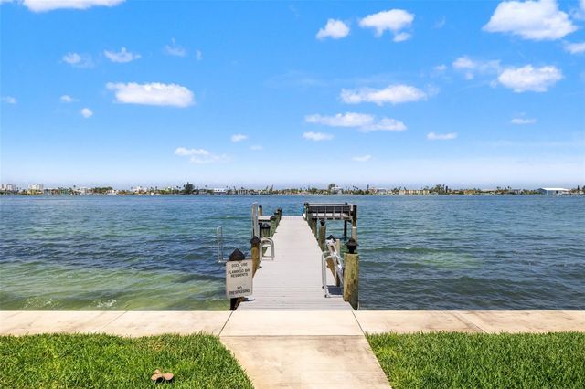 380 8TH AVENUE N 4, Tierra Verde, FL 33715