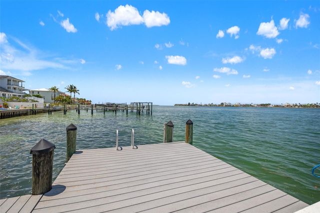 380 8TH AVENUE N 4, Tierra Verde, FL 33715