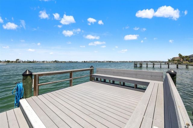 380 8TH AVENUE N 4, Tierra Verde, FL 33715