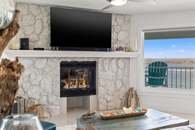 380 8TH AVENUE N 4, Tierra Verde, FL 33715