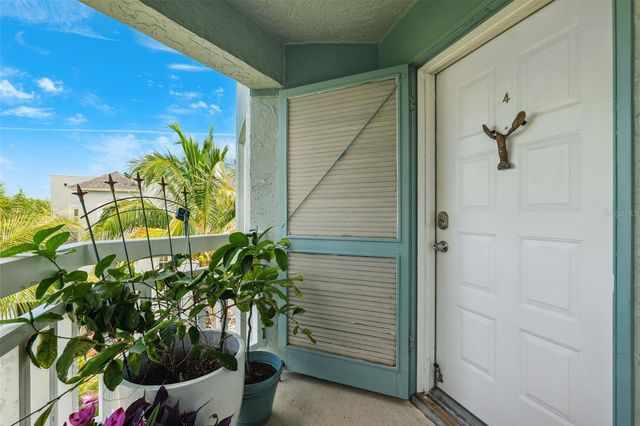 380 8TH AVENUE N 4, Tierra Verde, FL 33715