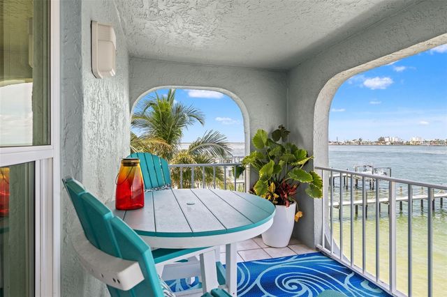 380 8TH AVENUE N 4, Tierra Verde, FL 33715