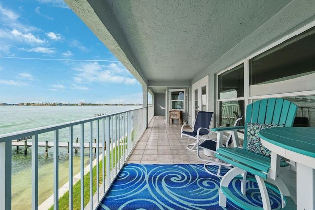 380 8TH AVENUE N 4, Tierra Verde, FL 33715