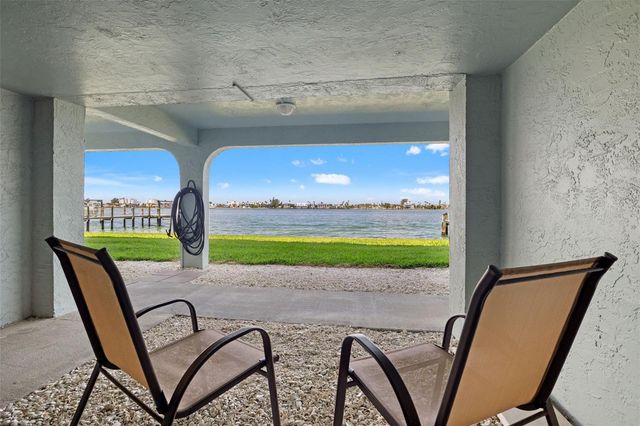 380 8TH AVENUE N 4, Tierra Verde, FL 33715