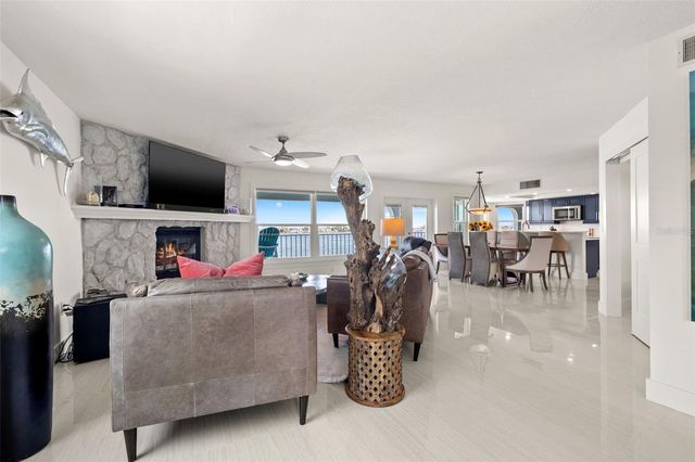 380 8TH AVENUE N 4, Tierra Verde, FL 33715