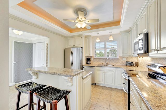 70 CELESTIAL Way 203, Juno Beach, FL 33408