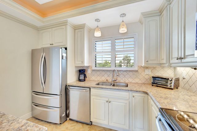 70 CELESTIAL Way 203, Juno Beach, FL 33408