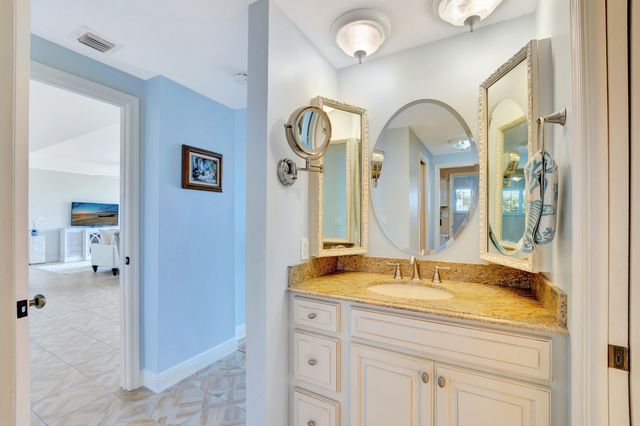 70 CELESTIAL Way 203, Juno Beach, FL 33408
