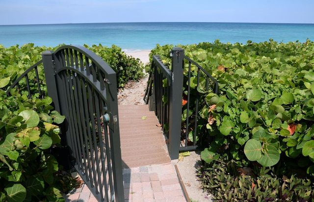 70 CELESTIAL Way 203, Juno Beach, FL 33408