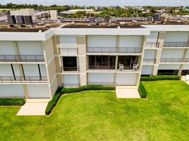 70 CELESTIAL Way 203, Juno Beach, FL 33408