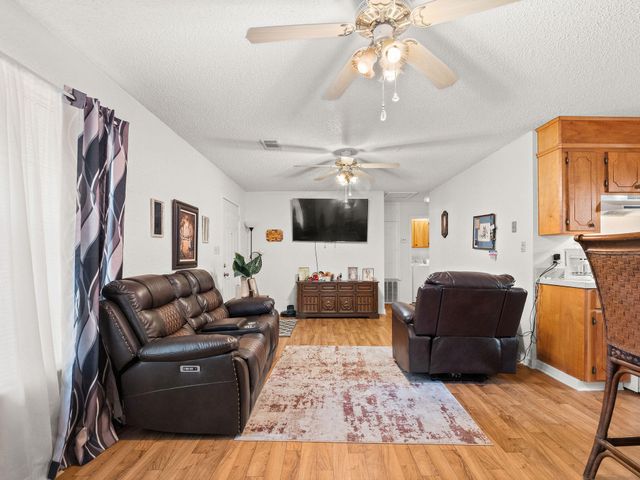 216 Hammond, Hornbeck, LA 71439