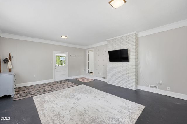 402 Crestview Drive, Durham, NC 27712