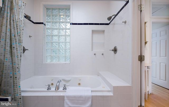 1434 T ST NW, Washington, DC 20009