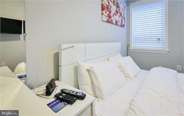 1434 T ST NW, Washington, DC 20009