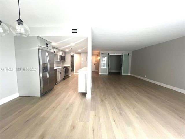 2401 Collins Ave 803, Miami Beach, FL 33140