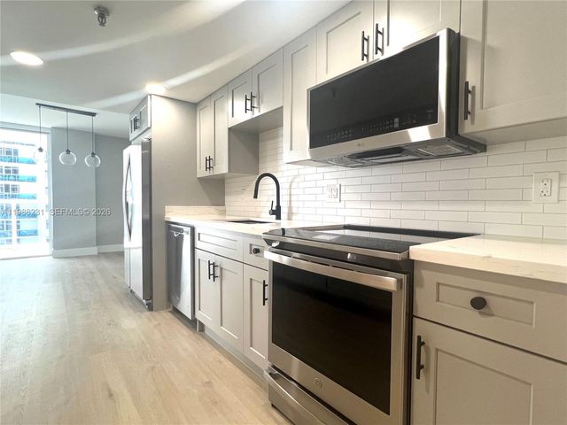 2401 Collins Ave 803, Miami Beach, FL 33140